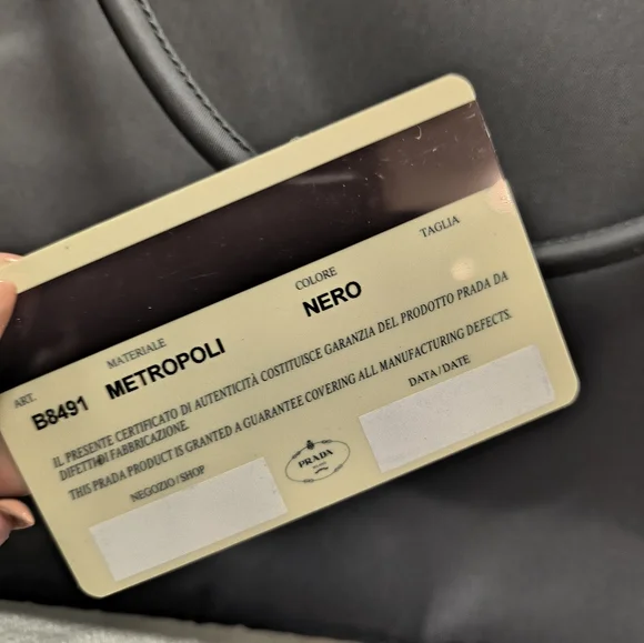 Authentic Prada Nylon"New Tote-displayed bag without defects -Vintage 1980's 🖤" - Picture 6 of 8